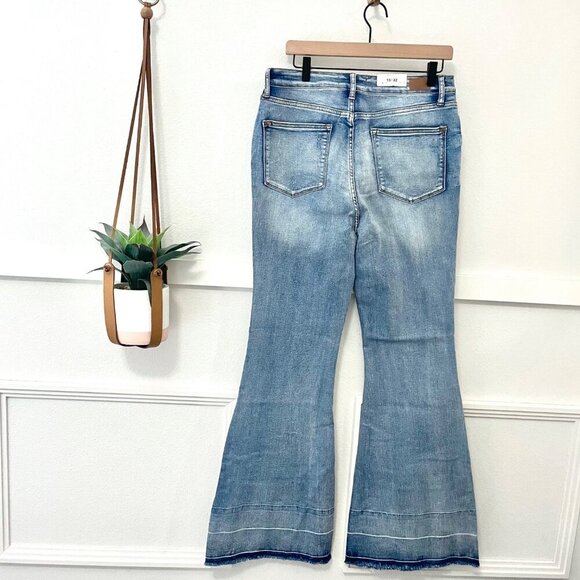 NWT Judy Blue Summer Days High Rise Tummy Control Top Flare Medium Blue 15/32 - Picture 3 of 9